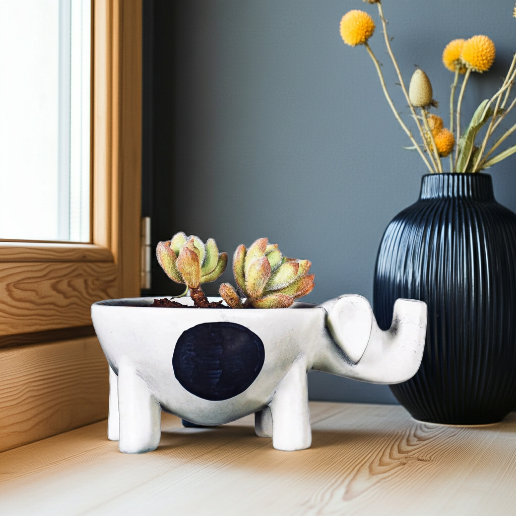 Monochrome Soapstone Elephant Bowl